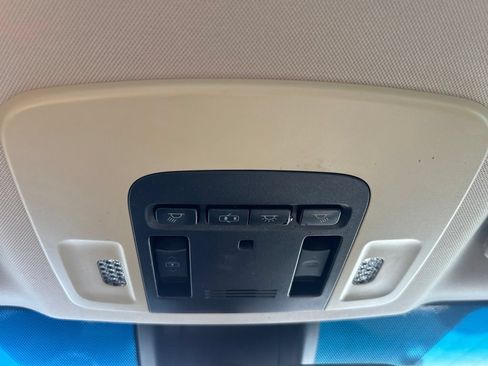 Used 2018 Toyota Camry XLE FWD image 16