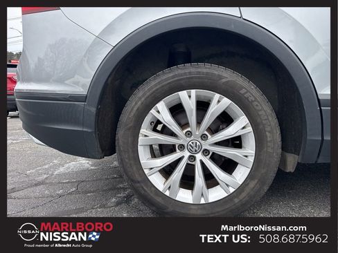 Used 2020 Volkswagen Tiguan S image 9