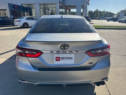 Used 2023 Toyota Camry SE image 4