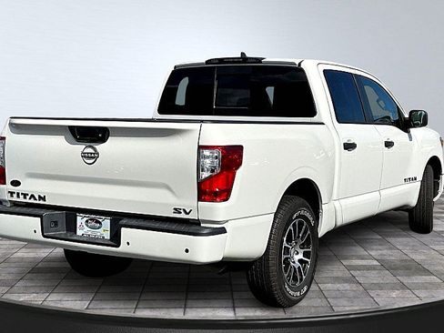 Used 2023 Nissan Titan SV RWD image 2