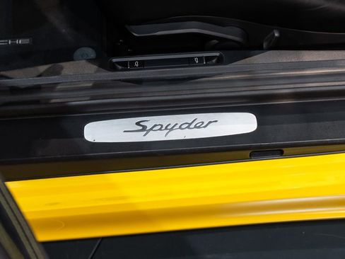 Used 2016 Porsche Boxster Spyder RWD image 21