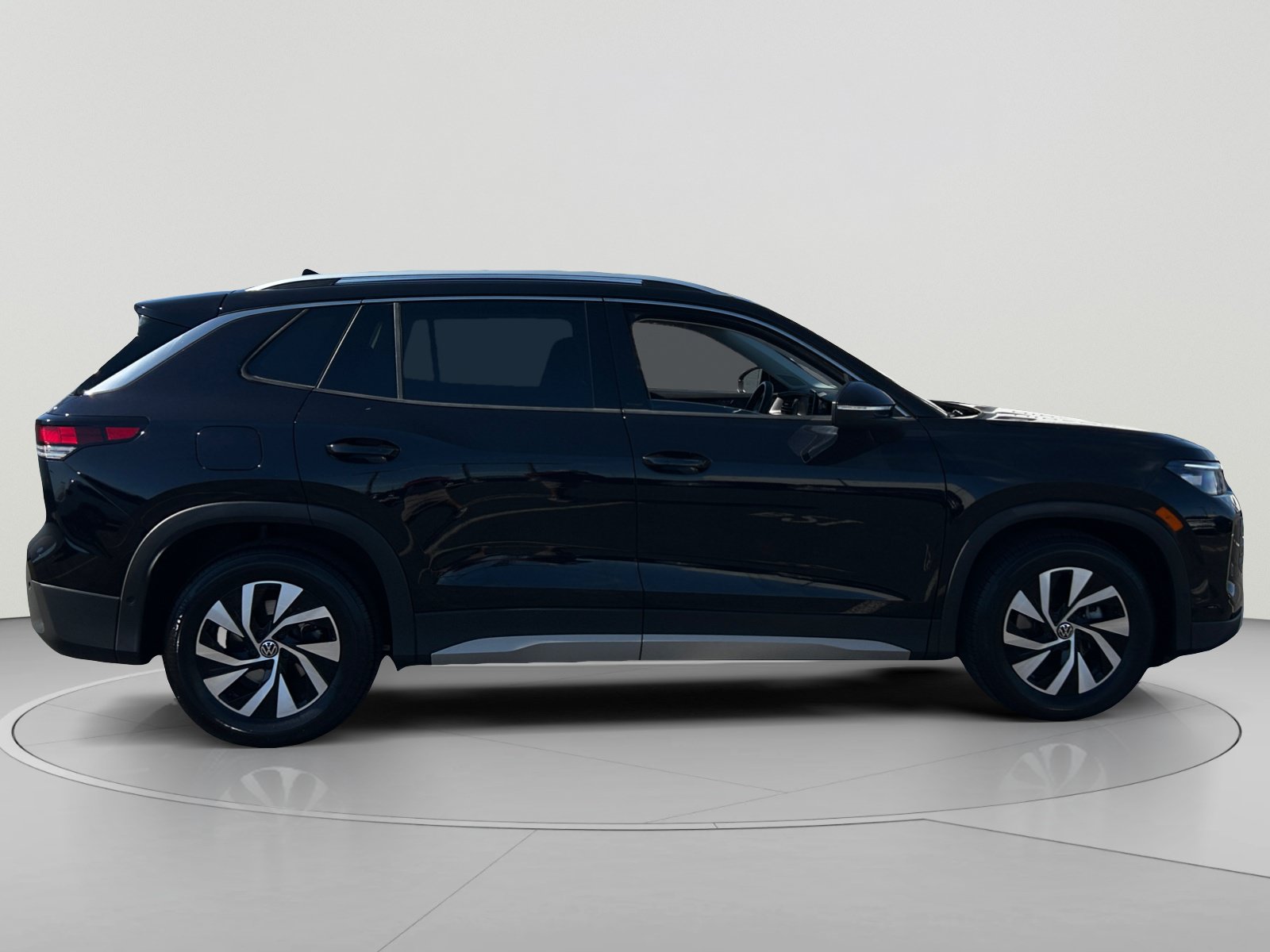 Certified 2026 Volkswagen Tiguan S FWD image 6