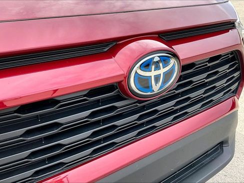 Used 2023 Toyota RAV4 XLE Premium image 33