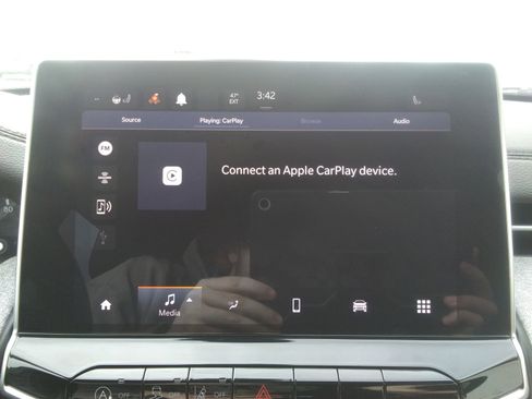 Used 2023 Jeep Compass Latitude image 20