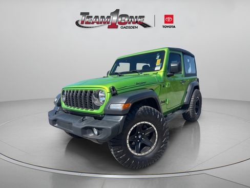 Used 2025 Jeep Wrangler Sport AWD/4WD image 5