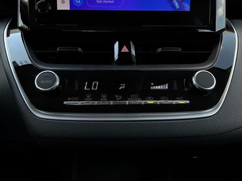 Used 2025 Toyota Corolla LE FWD image 29