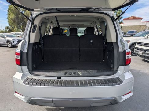 Used 2024 Nissan Armada SL image 31