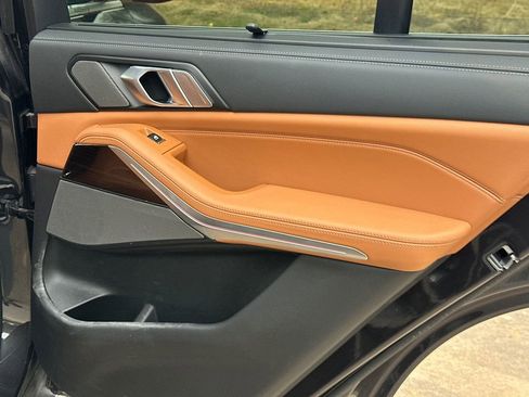 Used 2021 BMW X5 xDrive40i w/ Executive Package image 16