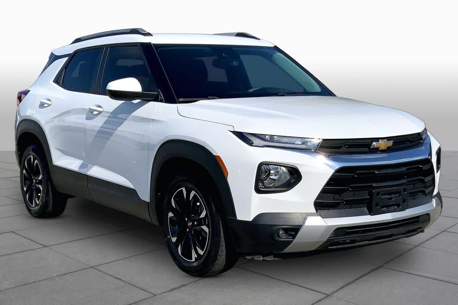 Used 2021 Chevrolet TrailBlazer LT w/ Driver Confidence Package FWD image 3