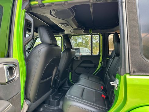 Used 2018 Jeep Wrangler Unlimited Sahara image 18