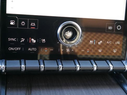 Certified 2024 GMC Acadia Denali image 21