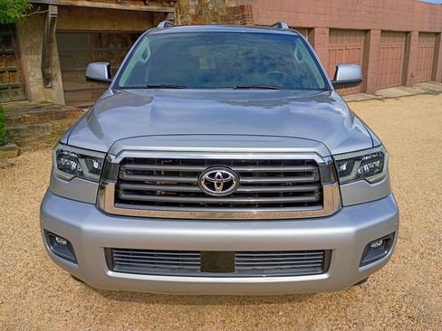Used 2020 Toyota Sequoia SR5 RWD image 4