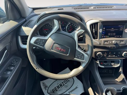 Used 2024 GMC Terrain SLE FWD image 12
