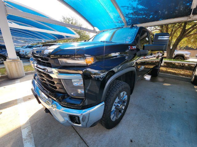 Used 2024 Chevrolet Silverado 2500 LT w/ Texas Edition AWD/4WD image 3