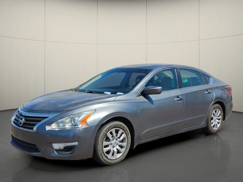 Used 2015 Nissan Altima 2.5 S w/ Power Driver Seat Package FWD image 3