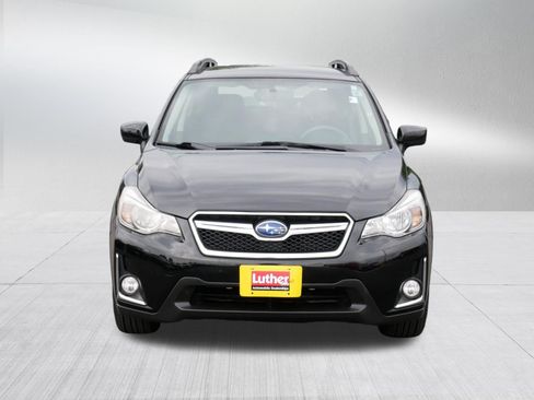 Used 2017 Subaru Crosstrek 2.0i Premium AWD/4WD image 2