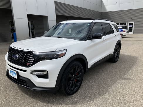 Used 2020 Ford Explorer ST w/ Premium Technology Package AWD/4WD image 2
