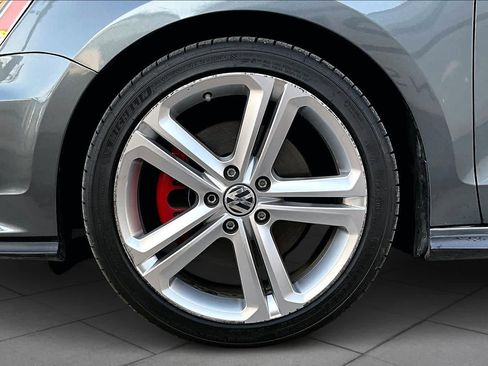 Used 2016 Volkswagen Jetta GLI SE image 10