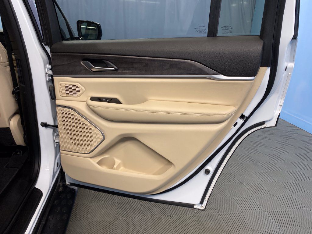 Certified 2025 Jeep Grand Cherokee L Limited w/ Black Appearance Package AWD/4WD image 43