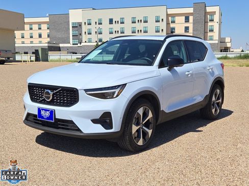 Used 2026 Volvo XC40 B5 Plus AWD/4WD image 1