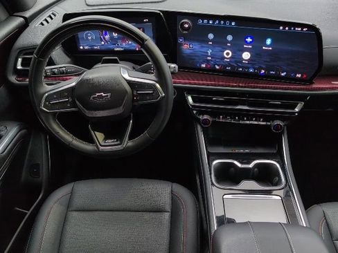 Used 2024 Chevrolet Traverse Z71 w/ Enhanced Driving Package image 4