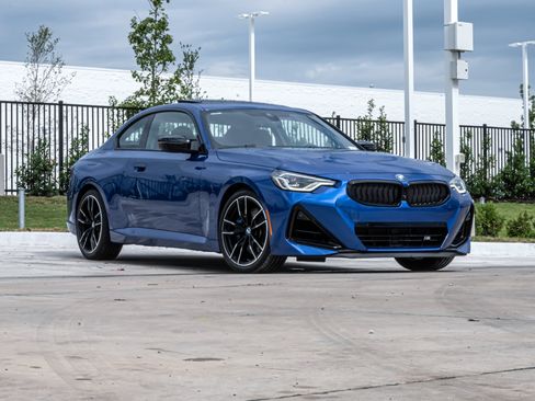 Certified 2025 BMW M240i Coupe RWD image 2