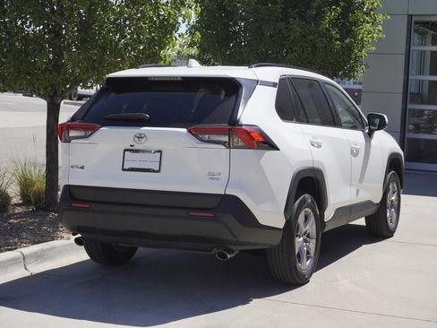Used 2025 Toyota RAV4 XLE AWD/4WD image 2