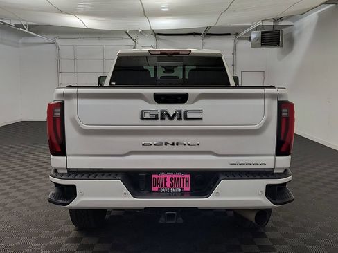 Used 2024 GMC Sierra 3500 Denali Ultimate AWD/4WD image 4