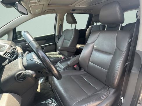 Used 2016 Honda Odyssey Touring Elite image 12