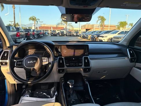 Used 2023 Kia Sorento S w/ Panoramic Sunroof Package FWD image 23