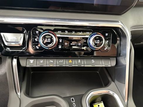 Used 2025 GMC Sierra 2500 Denali Ultimate image 24