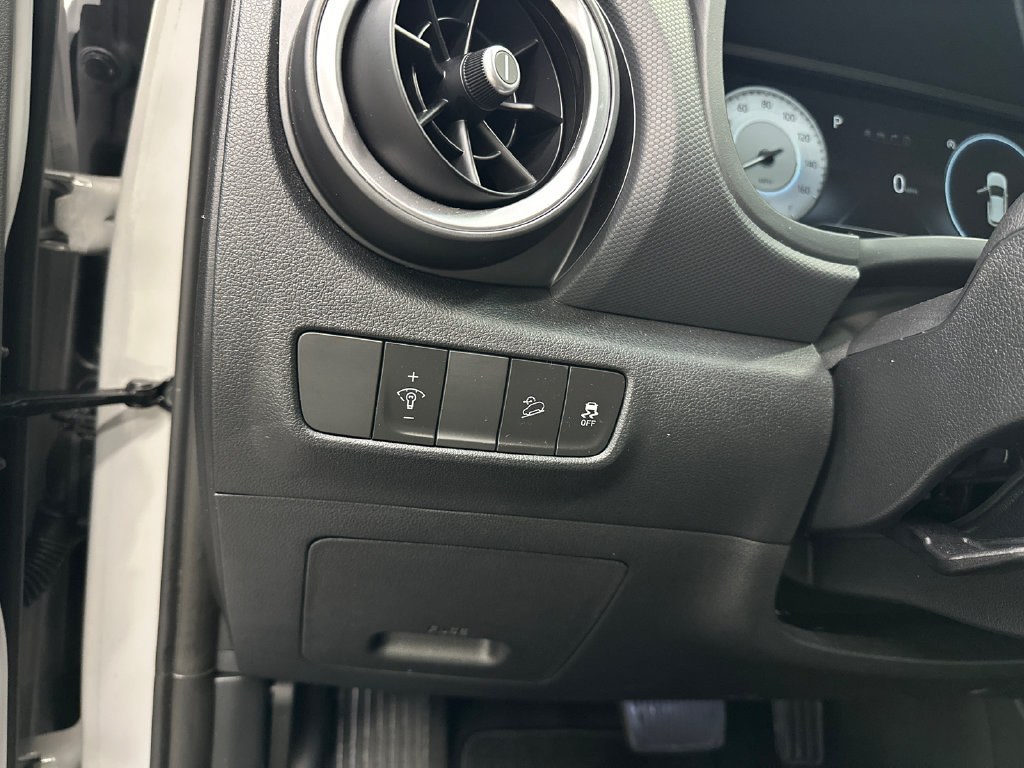 Used 2023 Hyundai Kona Limited FWD image 33
