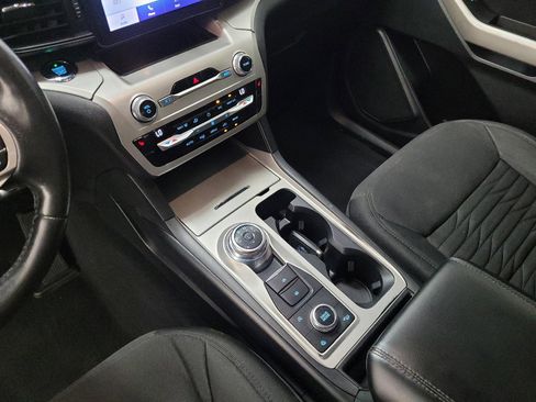 Used 2021 Ford Explorer XLT AWD/4WD image 26