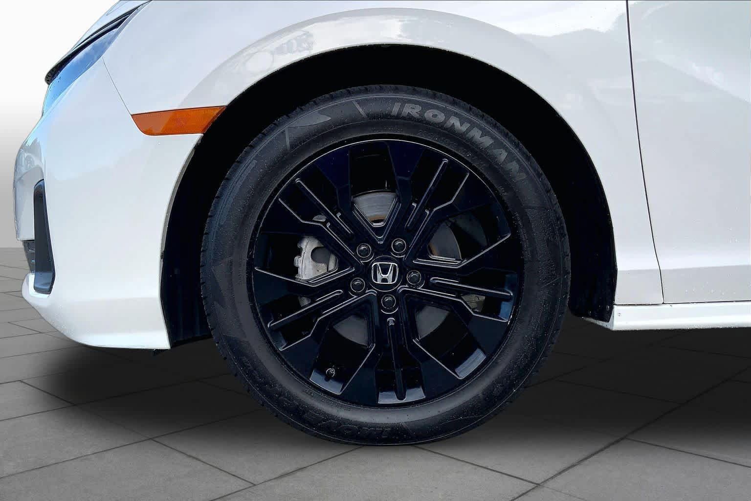 Used 2025 Honda Odyssey Sport-L image 11