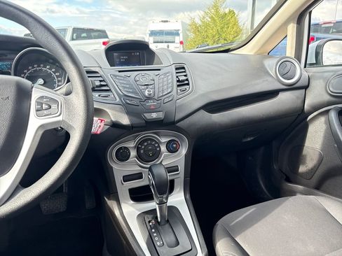 Used 2019 Ford Fiesta SE image 21