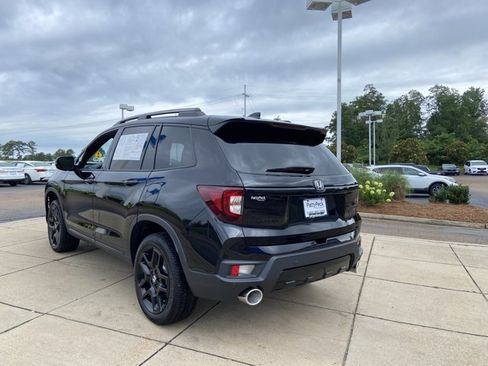 Used 2025 Honda Passport Black Edition image 9