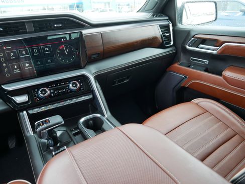 Used 2023 GMC Sierra 1500 Denali Ultimate image 11