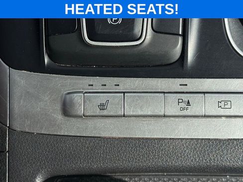 Used 2024 Kia Carnival LX image 20