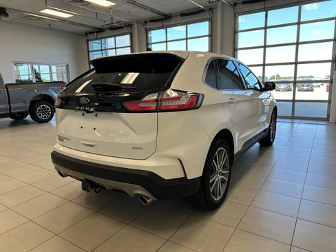 Used 2022 Ford Edge Titanium w/ Class II Trailer Tow Package AWD/4WD image 5