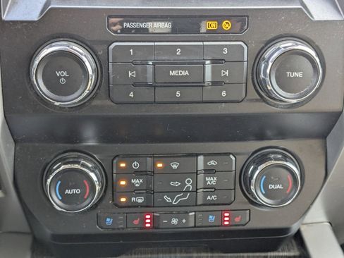 Used 2021 Ford F350 Lariat w/ Chrome Package image 22