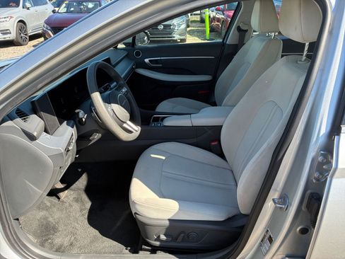 Used 2025 Hyundai Sonata SEL FWD image 22