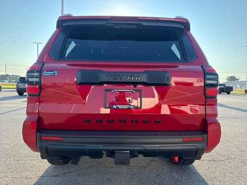 New 2026 Toyota 4Runner SR5 AWD/4WD image 12