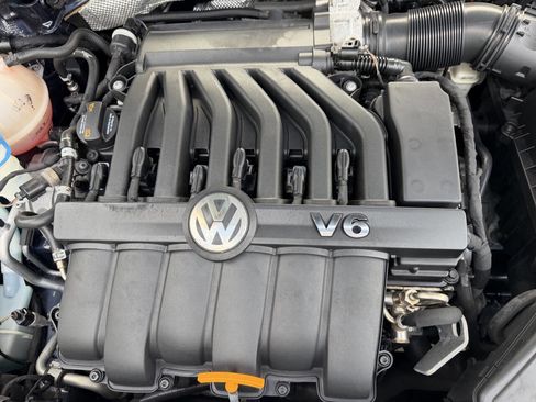 Used 2013 Volkswagen Passat 3.6 SEL Premium image 24