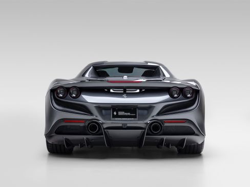 Certified 2022 Ferrari F8 Tributo RWD image 5