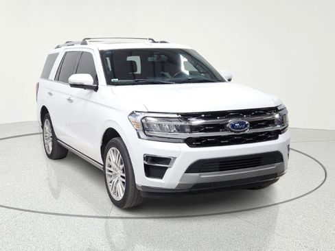 Used 2024 Ford Expedition Limited AWD/4WD image 2