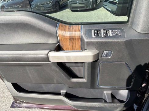 Used 2018 Ford F150 Lariat w/ Equipment Group 502A Luxury image 8