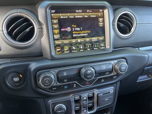 Used 2022 Jeep Wrangler Unlimited Sahara image 33