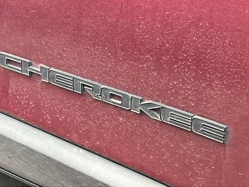 Used 2020 Jeep Cherokee Latitude Plus image 4