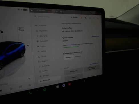 Used 2024 Tesla Model Y Long Range AWD/4WD image 25