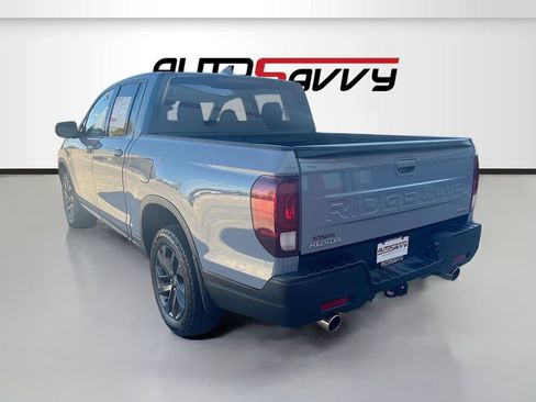 Used 2025 Honda Ridgeline Sport image 5